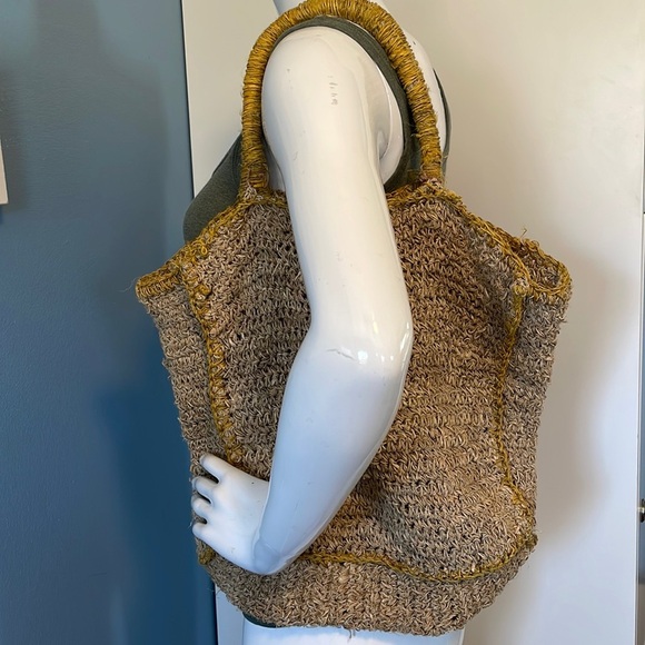 Handmade woven Women’s shoulder purse - Picture 1 of 3